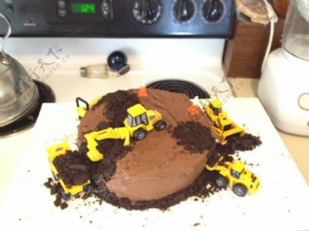 生日蛋糕交通锥建设的主题