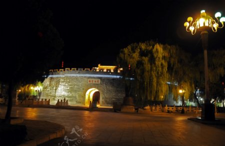 万仞宫墙夜景图片