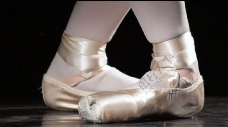 芭蕾舞女演员的脚和股票的录像视频免费下载