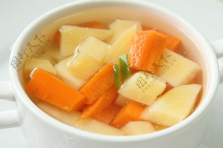 土豆胡萝卜汤图片