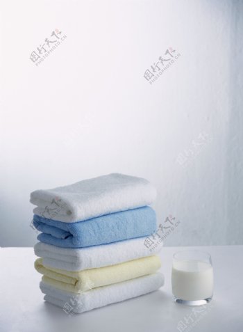 牛奶与毛巾图片