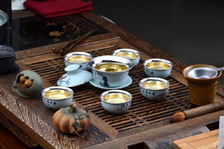 瓷银茶具