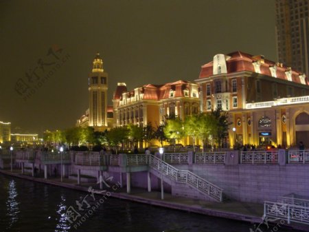 天津站对面的欧式建筑图片