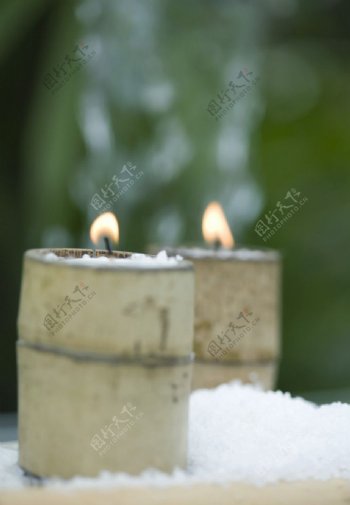 燃烧的蜡烛图片