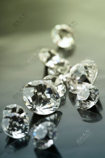 钻石裸钻图片