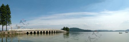 东湖多孔桥图片