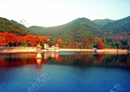 芦林湖光山色图片