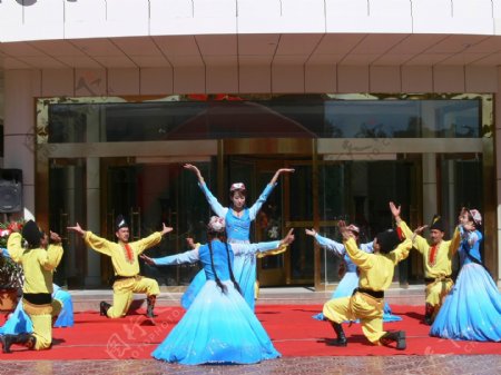 新疆舞图片