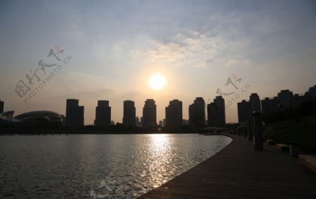 郑州CBD夕阳图片