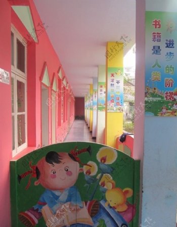 幼儿园走廊图片