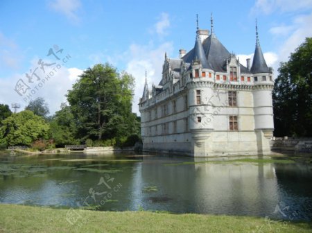 法式堡形建筑花园图片