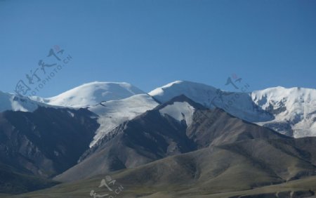 西藏雪山火车上看图片
