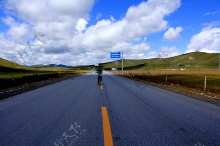 藏区公路素材图片