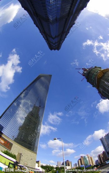 经贸大厦和上海中心图片