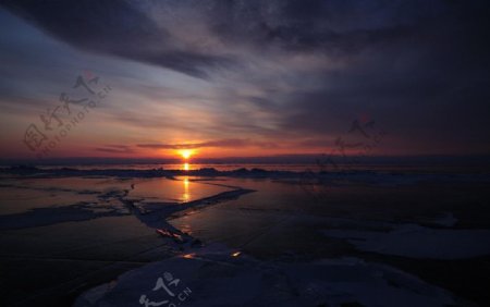 贝加尔湖日出风光图片