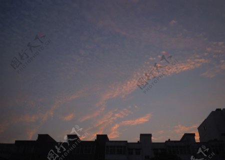 夕阳彩云图片