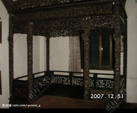 中式古典家俱床图片
