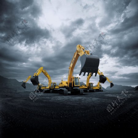 煤矿挖掘机合影工程机械图片