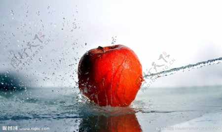 苹果水花图片