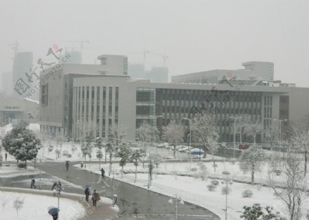 校园风景图片雪景