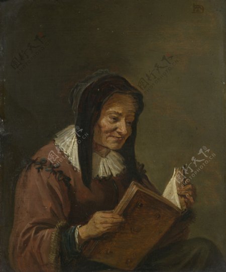 阅读的老妇人图片