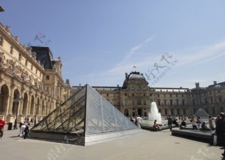 巴黎金字塔图片