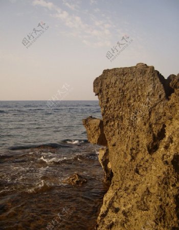 海岸礁石图片