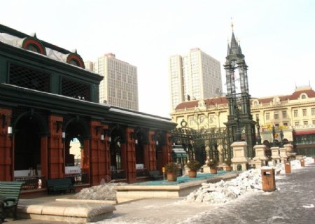 哈尔滨索菲亚广场一侧图片