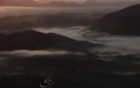 云山雾绕图片