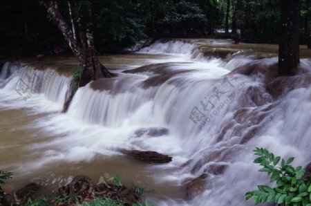 泰国瀑布图片