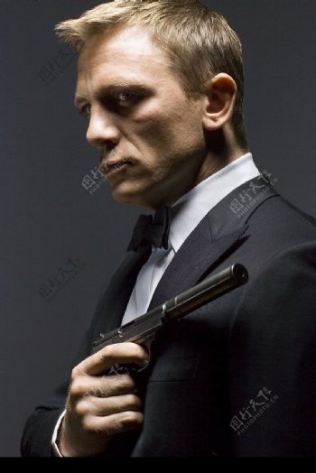 007男主演图片