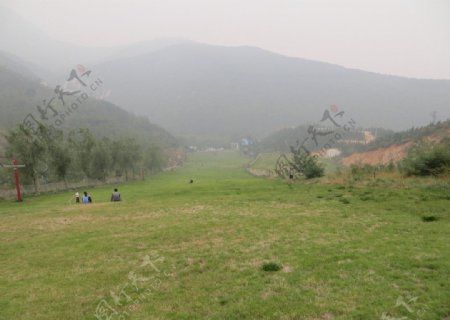 嵩山滑雪滑草场风景图片