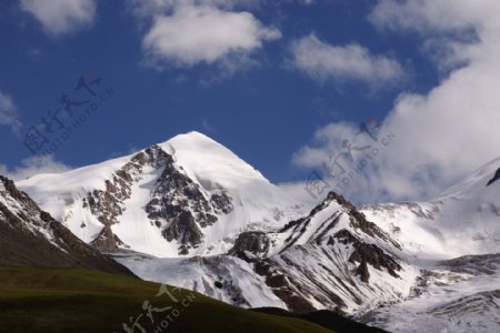 昆仑山系玉珠峰图片