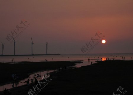 风车夕阳图片