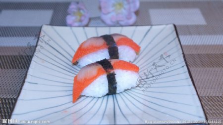 希鲮鱼寿司图片