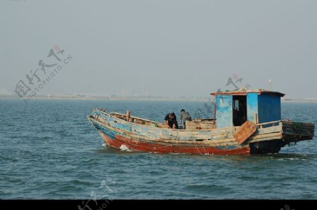 海滨渔船图片