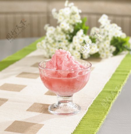 草莓沙冰图片