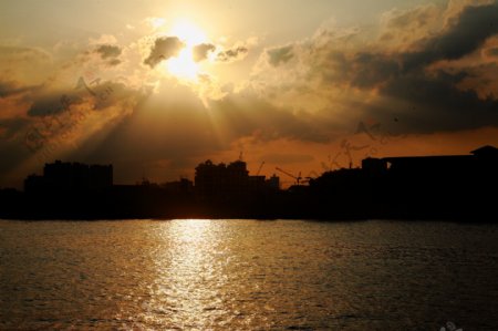 夕阳湄南河图片