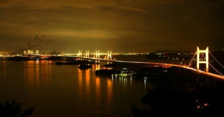 日本四国明石海峡大桥夜景图片
