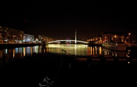 法国勒阿弗尔内港夜景图片
