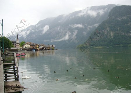 奥地利哈斯塔特山中湖泊图片