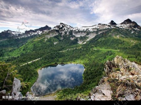 华盛顿雷尼尔山国家公园风景图片
