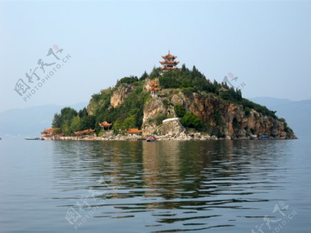 江川抚仙湖孤岛图片