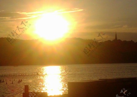 西湖落日图片