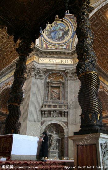 梵蒂冈教堂的修女图片