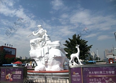 广场雕像图片