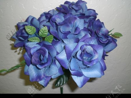 蓝色玫瑰仿真花图片
