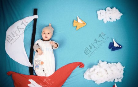 婴幼儿艺术满月照图片
