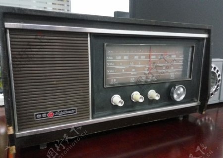 春雷牌收音机