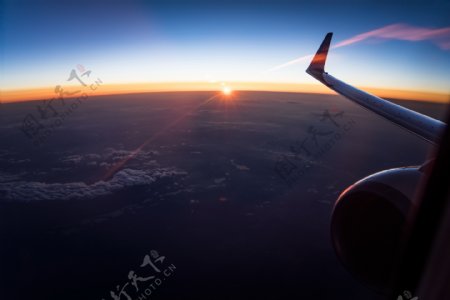 飞机上的日落